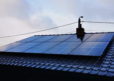 10 zonnepanelen op stormpannen