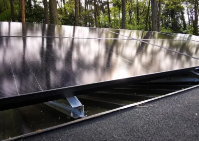 Constructie schans op maat voor de montage van zonnepanelen