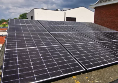 Frame op maat met 8 zonnepanelen